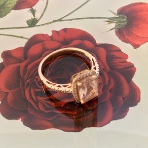 Morganite & Diamond 18kt Rose Gold Ring